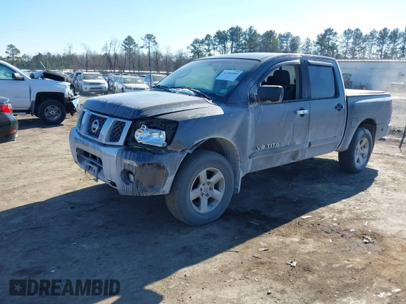 2006 Nissan Titan LE z VIN 1N6AA07B46N530408, wystawiony jako IAAI lot #41381403 z przebiegiem 259 376 mil mil oraz . Historia ofert i sprzedaży dostępna na DreamBid. Obrazek 2.