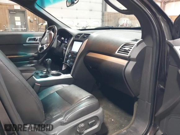 2013 Ford Explorer XLT z VIN 1FM5K8D87DGB91102, wystawiony jako IAAI lot #42201579 z przebiegiem 172 163 mil mil oraz . Historia ofert i sprzedaży dostępna na DreamBid. Obrazek 5.