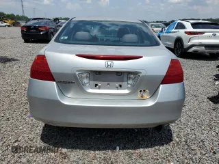 2007 Honda Accord VP z VIN 1HGCM56107A057786, wystawiony jako Copart lot #60634665 z przebiegiem 167 344 mil mil oraz Szkoda całkowita • Salvage title. Historia ofert i sprzedaży dostępna na DreamBid. Obrazek 6.