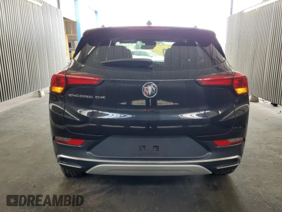 2021 Buick Encore GX Essence z VIN KL4MMFSL2MB153547, wystawiony jako Copart lot #64691745 z przebiegiem 126 665 mil mil oraz Czysty tytuł • Clean title. Historia ofert i sprzedaży dostępna na DreamBid. Obrazek 6.