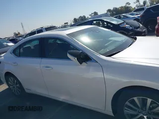 2021 Lexus ES with VIN 58ACA1C13MU005619, listed as a IAAI auction lot 41637656 with 44,165 mi miles. Bid and sale history available at carsss.com. Image 13.