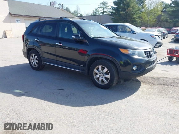 2013 Kia Sorento LX with VIN 5XYKTCA60DG347929, listed as a IAAI auction lot 42144507 with 210,216 mi miles. Bid and sale history available at carsss.com. Image 1.