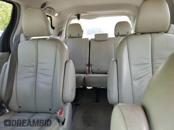 2011 Toyota Sienna XLE z VIN 5TDDK3DCXBS014134, wystawiony jako Copart lot #55124725 z przebiegiem 193 629 mil mil oraz Szkoda całkowita • Salvage title. Historia ofert i sprzedaży dostępna na DreamBid. Obrazek 10.