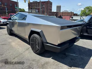 2024 Tesla Cybertruck z VIN 7G2CEHED4RA007048, wystawiony jako Copart lot #59535265 z przebiegiem 19 154 mil mil oraz Czysty tytuł • Clean title. Historia ofert i sprzedaży dostępna na DreamBid. Obrazek 2.