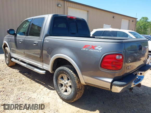 2003 Ford F-150 XLT with VIN 1FTRW08L83KC00394, listed as a IAAI auction lot 41998367 with 235,868 mi miles. Bid and sale history available at carsss.com. Image 3.