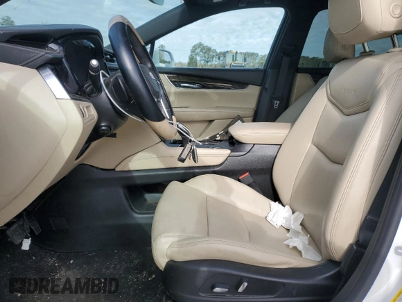 2017 Cadillac XT5 FWD z VIN 1GYKNARS9HZ122474, wystawiony jako Copart lot #51445905 z przebiegiem 118 365 mil mil oraz Czysty tytuł • Clean title. Historia ofert i sprzedaży dostępna na DreamBid. Obrazek 7.
