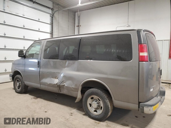 2009 Chevrolet Express Passenger z VIN 1GAGG25K691140635, wystawiony jako Copart lot #88503195 z przebiegiem 144 026 mil mil oraz Szkoda całkowita • Salvage title. Historia ofert i sprzedaży dostępna na DreamBid. Obrazek 2.