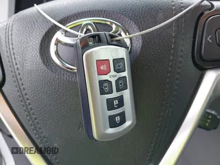 2017 Toyota Sienna XLE Auto Access Seat with VIN 5TDYZ3DC5HS881818, listed as a IAAI auction lot 42122771 with 101,982 mi miles and . Bid and sale history available at DreamBid. Image 11.