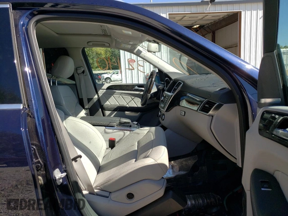 2015 Mercedes-Benz GL-Class GL 450 with VIN 4JGDF6EEXFA592240, listed as a Copart auction lot 62191362 with 32,140 mi miles. Bid and sale history available at carsss.com. Image 5.