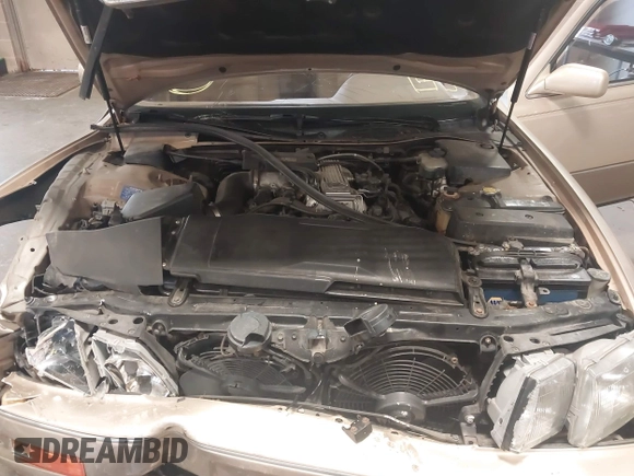 1992 Lexus LS z VIN JT8UF11E7N0140178, wystawiony jako IAAI lot #42077274 z przebiegiem 156 254 mil mil oraz . Historia ofert i sprzedaży dostępna na DreamBid. Obrazek 10.
