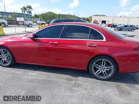 2020 Mercedes-Benz E 350 z VIN WDDZF8DB1LA747787, wystawiony jako IAAI lot #42310513 z przebiegiem 64 707 mil mil oraz . Historia ofert i sprzedaży dostępna na DreamBid. Obrazek 14.