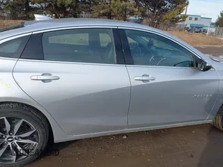 2018 Chevrolet Malibu LT with VIN 1G1ZD5ST6JF292504, listed as a IAAI auction lot 41505655 with 95,739 mi miles and . Bid and sale history available at carsss.com. Image 13.