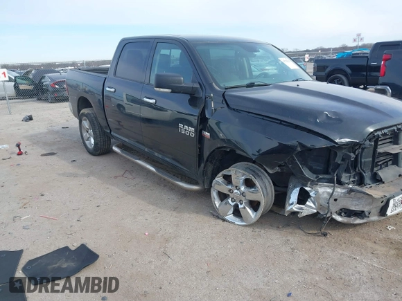 2018 Ram 1500 Lone Star Silver z VIN 1C6RR6LT6JS274001, wystawiony jako IAAI lot #41278610 z przebiegiem 131 991 mil mil oraz . Historia ofert i sprzedaży dostępna na DreamBid. Obrazek 1.