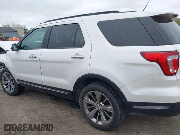 2018 Ford Explorer Limited с VIN 1FM5K8FHXJGB98294, выставлен на аукционе IAAI как лот 42207248 с пробегом Не указан миль и . История ставок и продаж доступна на DreamBid. Изображение 14.