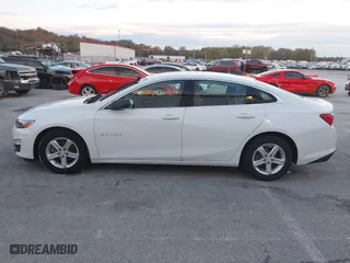 2020 Chevrolet Malibu LS with VIN 1G1ZC5ST1LF000425, listed as a IAAI auction lot 40819209 with 116,684 mi miles. Bid and sale history available at carsss.com. Image 14.