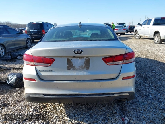 2019 Kia Optima LX with VIN 5XXGT4L35KG359896, listed as a IAAI auction lot 41849243 with 140,975 mi miles. Bid and sale history available at carsss.com. Image 17.