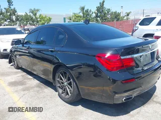 2014 BMW 7 Series ALPINA B7 z VIN WBAYE8C54ED134615, wystawiony jako IAAI lot #42197002 z przebiegiem 126 805 mil mil oraz . Historia ofert i sprzedaży dostępna na DreamBid. Obrazek 14.