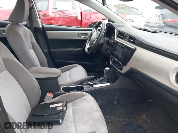 2018 Toyota Corolla L z VIN 5YFBURHE8JP762341, wystawiony jako IAAI lot #41616281 z przebiegiem 141 882 mil mil oraz . Historia ofert i sprzedaży dostępna na DreamBid. Obrazek 5.