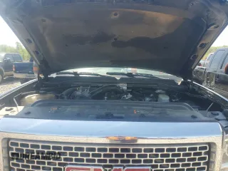 2015 GMC Sierra 3500HD Denali z VIN 1GT424E81FF535667, wystawiony jako Copart lot #52618325 z przebiegiem Nie podano mil oraz Tytuł czysty. Historia ofert i sprzedaży dostępna na DreamBid. Obrazek 12.