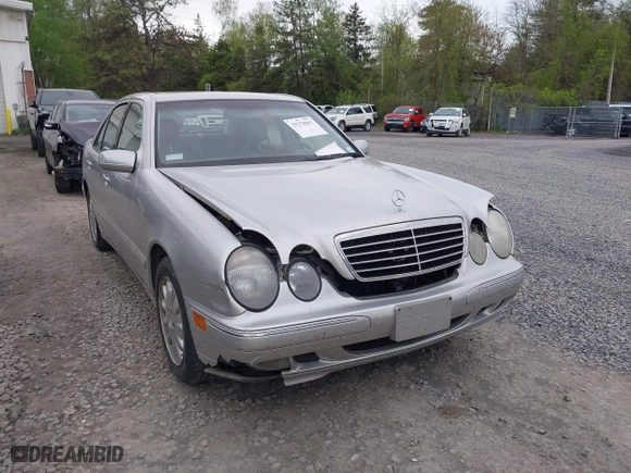 2001 Mercedes-Benz E-Class with VIN WDBJF65J11B216449, listed as a IAAI auction lot 39378007 with 62,263 mi miles. Bid and sale history available at carsss.com. Image 6.