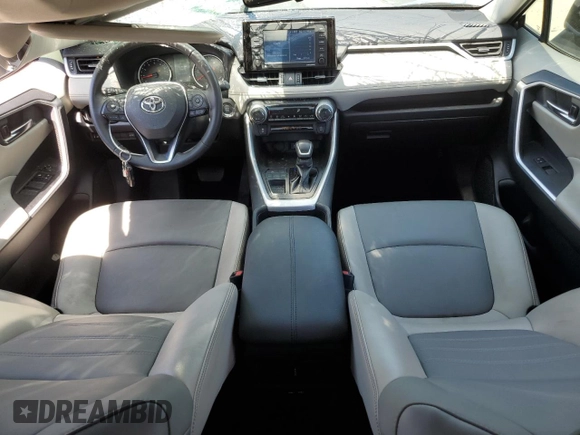 2021 Toyota RAV4 XLE Premium z VIN 2T3C1RFVXMW157425, wystawiony jako Copart lot #61315765 z przebiegiem 54 379 mil mil oraz Szkoda całkowita • Salvage title. Historia ofert i sprzedaży dostępna na DreamBid. Obrazek 8.