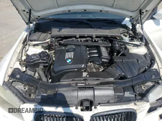 2011 BMW 3 Series 328i xDrive z VIN WBAPK5G56BNN30256, wystawiony jako Copart lot #56386585 z przebiegiem 141 571 mil mil oraz Szkoda całkowita • Salvage title. Historia ofert i sprzedaży dostępna na DreamBid. Obrazek 11.