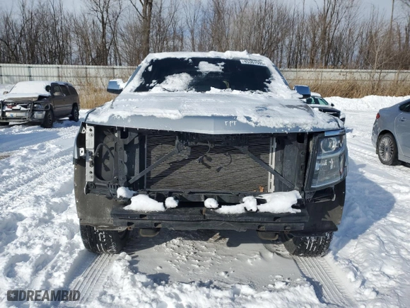 2017 Chevrolet Suburban Premier with VIN 1GNSKJKC9HR178083, listed as a Copart auction lot 45361595 with 118,823 mi miles and Clean Title. Bid and sale history available at carsss.com. Image 5.