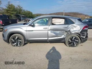 2024 Volkswagen Atlas SE with VIN 1V2KE2CA4RC223498, listed as a IAAI auction lot 41762422 with 15,618 mi miles and . Bid and sale history available at DreamBid. Image 15.