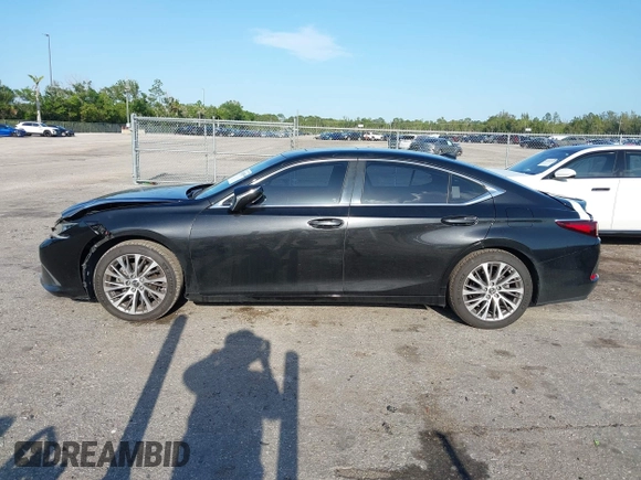 2019 Lexus ES with VIN 58ABZ1B11KU024933, listed as a IAAI auction lot 41920559 with 79,332 mi miles. Bid and sale history available at carsss.com. Image 14.