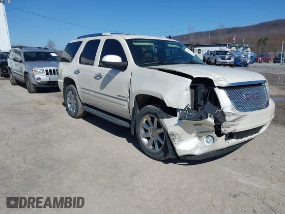 2011 GMC Yukon Denali with VIN 1GKS2EEF8BR237643, listed as a IAAI auction lot 41811822 with 134,309 mi miles. Bid and sale history available at carsss.com. Image 1.