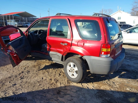 2007 Ford Escape XLS with VIN 1FMYU02Z87KA40260, listed as a IAAI auction lot 41588287 with 188,144 mi miles. Bid and sale history available at carsss.com. Image 3.