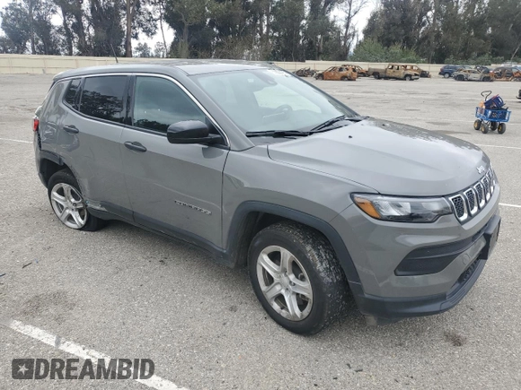 2023 Jeep Compass Sport z VIN 3C4NJDAN8PT516673, wystawiony jako Copart lot #50923195 z przebiegiem 84 875 mil mil oraz Szkoda całkowita • Salvage title. Historia ofert i sprzedaży dostępna na DreamBid. Obrazek 4.