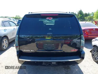2008 GMC Yukon XL z VIN 1GKFK66838J228301, wystawiony jako IAAI lot #42226806 z przebiegiem 242 968 mil mil oraz . Historia ofert i sprzedaży dostępna na DreamBid. Obrazek 16.