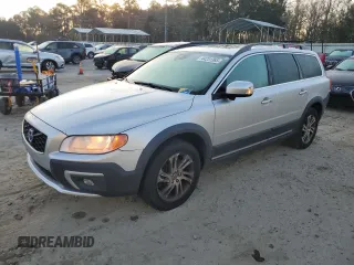 2015 Volvo XC70 T5 Drive-E Premier with VIN YV440MBK2F1230453, listed as a Copart auction lot 44231365 with 107,726 mi miles and Clean Title. Bid and sale history available at DreamBid. Image 1.
