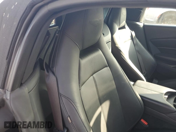 2023 Aston Martin Vantage z VIN SCFSMGBW8PGP07034, wystawiony jako Copart lot #83069914 z przebiegiem Nie podano mil oraz Szkody całkowita. Historia ofert i sprzedaży dostępna na DreamBid. Obrazek 10.