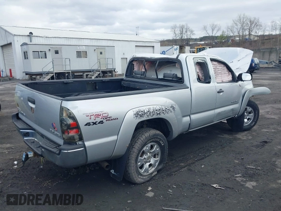2010 Toyota Tacoma z VIN 5TEUU4ENXAZ736110, wystawiony jako IAAI lot #41951329 z przebiegiem 243 221 mil mil oraz . Historia ofert i sprzedaży dostępna na DreamBid. Obrazek 4.