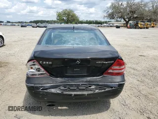 2005 Mercedes-Benz C 230 Kompressor с VIN WDBRF40J35F690593, выставлен на аукционе Copart как лот 56122435 с пробегом 227 250 миль миль и Списание • Salvage title. История ставок и продаж доступна на DreamBid. Изображение 6.