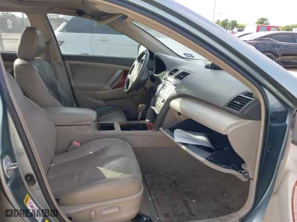 2008 Toyota Camry LE with VIN 4T1BE46K18U752137, listed as a IAAI auction lot 42027846 with 247,916 mi miles. Bid and sale history available at carsss.com. Image 5.