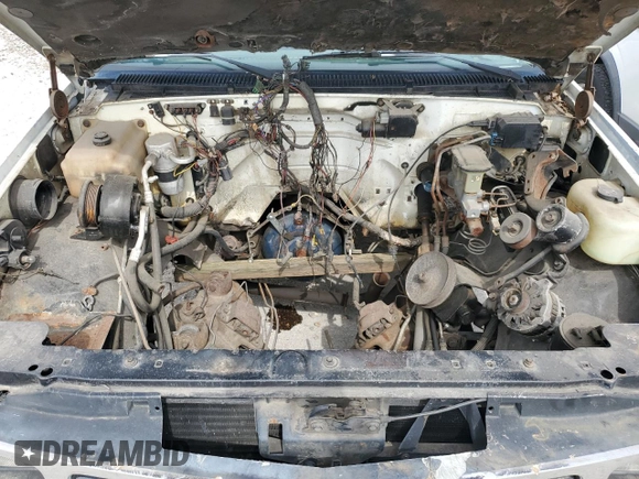 1989 GMC Sierra 1500 with VIN 2GTHC39K3K1532298, listed as a Copart auction lot 51497065 with 233,797 mi miles and Salvage Title. Bid and sale history available at DreamBid. Image 11.