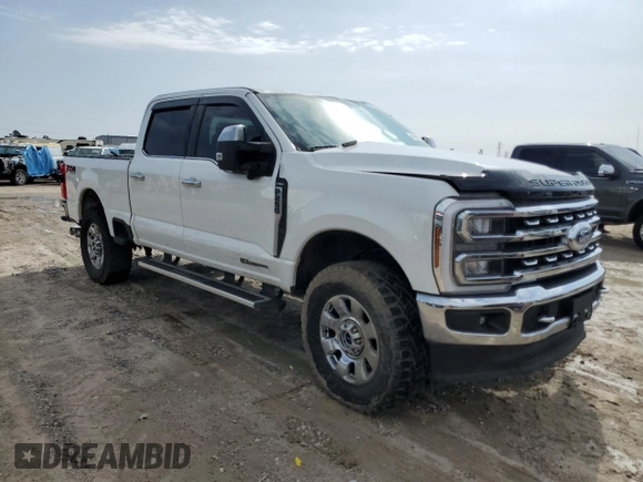 2024 Ford Super Duty F-250 SRW XL with VIN 1FT8W2BT7RED04138, listed as a Copart auction lot 44055915 with 0 mi miles and Salvage Title. Bid and sale history available at carsss.com. Image 4.