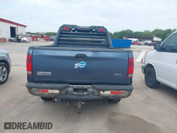 2006 Ford F-250 XL z VIN 1FTSW21P16ED82243, wystawiony jako IAAI lot #42674637 z przebiegiem 153 467 mil mil oraz . Historia ofert i sprzedaży dostępna na DreamBid. Obrazek 16.