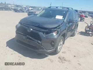 2021 Toyota RAV4 XLE with VIN 2T3W1RFV8MC118377, listed as a IAAI auction lot 41776108 with 80,217 mi miles. Bid and sale history available at carsss.com. Image 16.