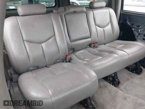 2005 Chevrolet Suburban Z71 with VIN 3GNFK16Z75G270885, listed as a IAAI auction lot 41916525 with Not Provided miles and . Bid and sale history available at DreamBid. Image 8.