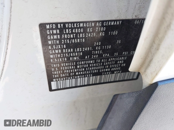 2017 Volkswagen Tiguan S with VIN WVGAV7AX7HW501935, listed as a IAAI auction lot 42138691 with 89,712 mi miles and . Bid and sale history available at DreamBid. Image 9.