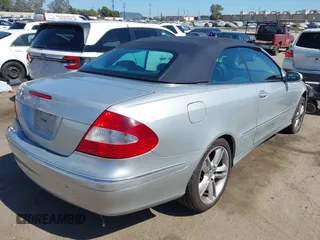 2006 Mercedes-Benz CLK 350 with VIN WDBTK56GX6T069583, listed as a IAAI auction lot 42704123 with 195,516 mi miles and . Bid and sale history available at DreamBid. Image 4.