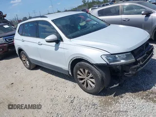 2019 Volkswagen Tiguan S z VIN 3VV1B7AX4KM048590, wystawiony jako IAAI lot #42167726 z przebiegiem 114 427 mil mil oraz . Historia ofert i sprzedaży dostępna na DreamBid. Obrazek 1.