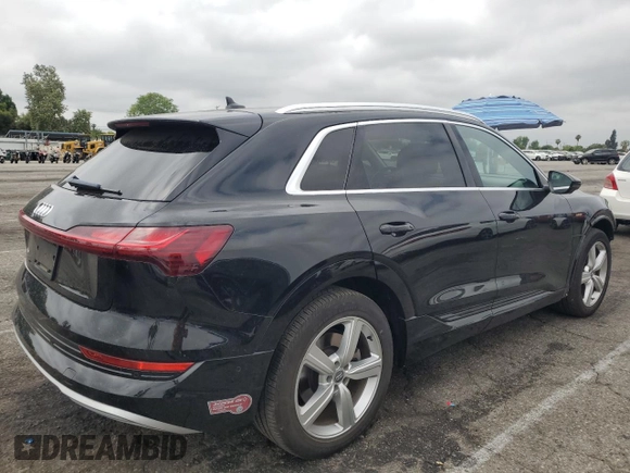 2019 Audi e-tron Premium Plus с VIN WA1LABGE4KB021801, выставлен на аукционе Copart как лот 59353315 с пробегом 59 215 миль миль и Списание • Salvage title. История ставок и продаж доступна на DreamBid. Изображение 3.