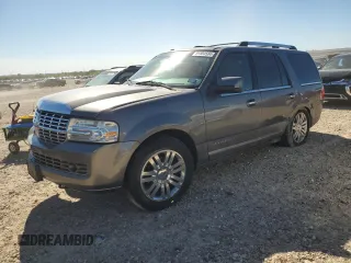 2011 Lincoln Navigator z VIN 5LMJJ2H58BEJ01847, wystawiony jako Copart lot #81804584 z przebiegiem 177 445 mil mil oraz Szkoda całkowita • Salvage title. Historia ofert i sprzedaży dostępna na DreamBid. Obrazek 1.