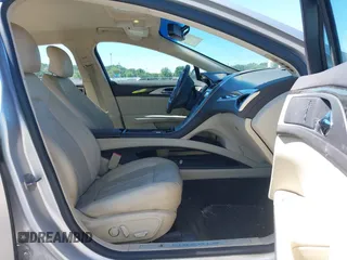 2014 Lincoln MKZ Hybrid with VIN 3LN6L2LU2ER814603, listed as a IAAI auction lot 39576919 with 116,367 mi miles and . Bid and sale history available at DreamBid. Image 5.