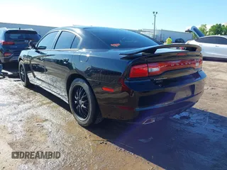 2013 Dodge Charger SE z VIN 2C3CDXBG1DH730428, wystawiony jako IAAI lot #42163825 z przebiegiem 98 664 mil mil oraz . Historia ofert i sprzedaży dostępna na DreamBid. Obrazek 3.